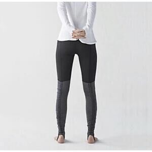 Lululemon Leggings 2 gray black ruched stirrup ruched full length ballet core
